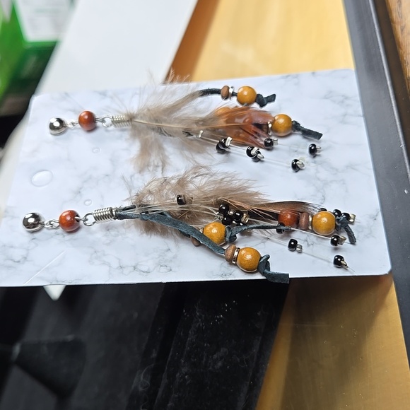 Vintage Feather and Bead Dangle Earrings - Picture 14 of 17
